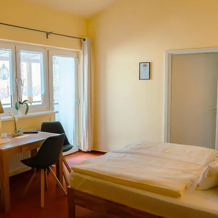 Gasthuis Hotel-pension Lender 2*