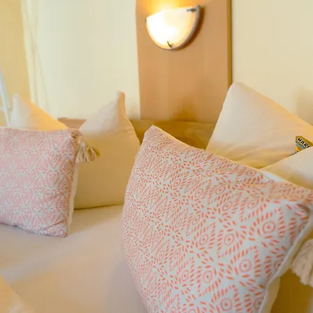 Gasthuis Hotel-pension Lender 2*